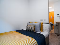 goods-corner-edinburgh-Standard