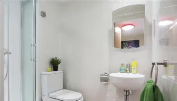 Classic En-Suite, Ground Floor, Kentish House