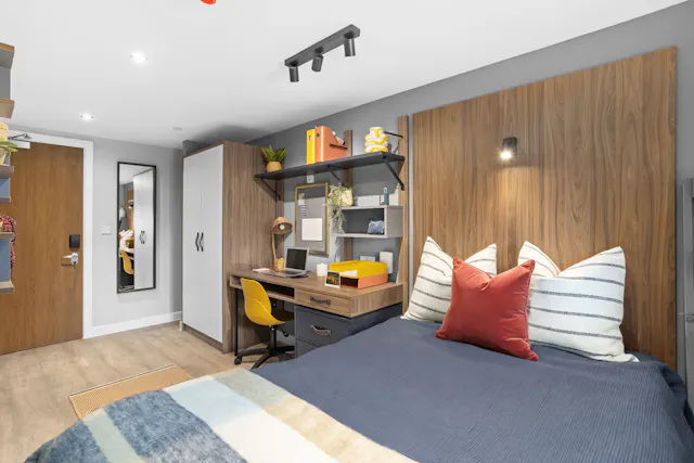 Premium Bigger 3 Bed Apartment room image 1