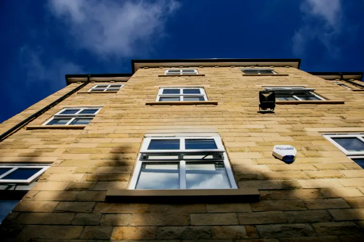 BUILDING