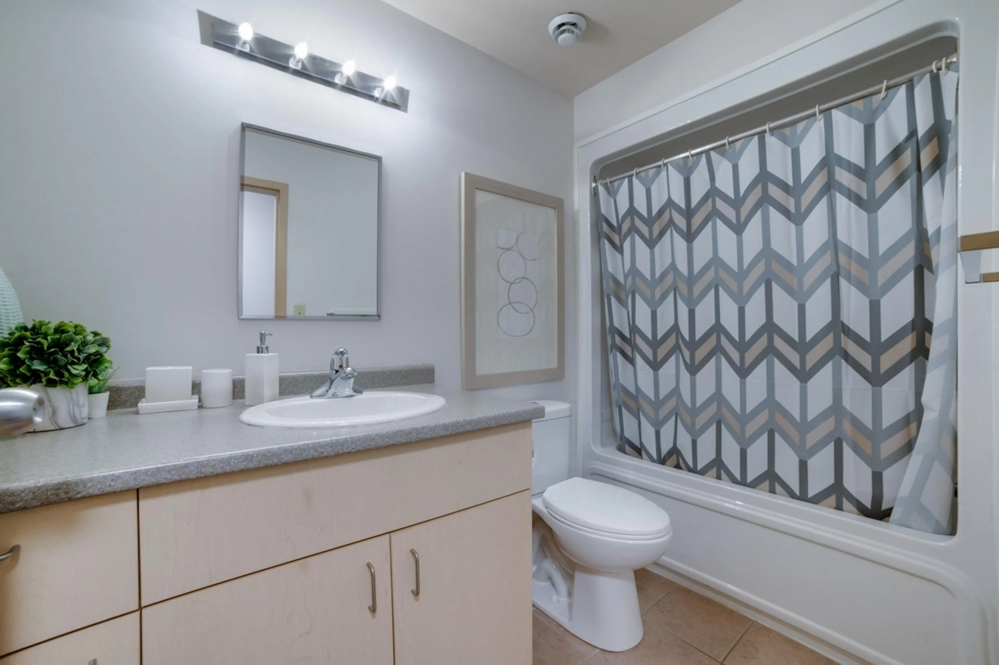 BATHROOM BATHROOM 3