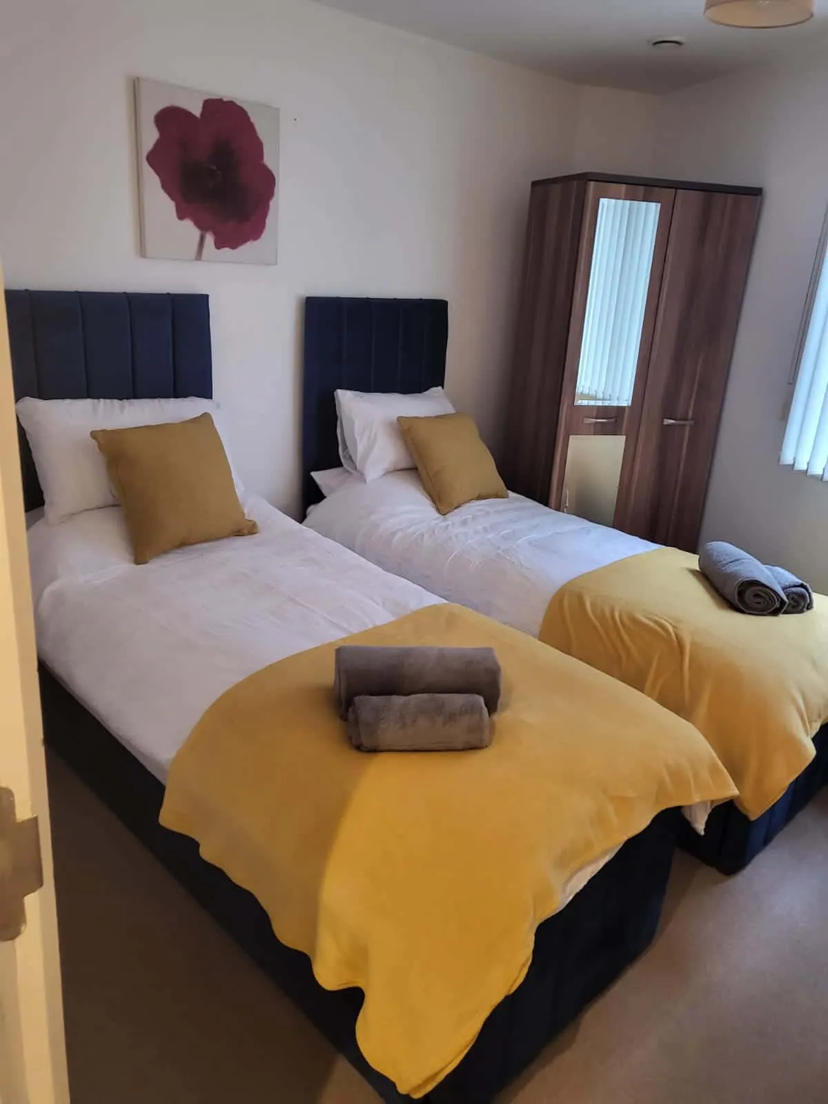 One room in 2 bedroom apartment ROOM