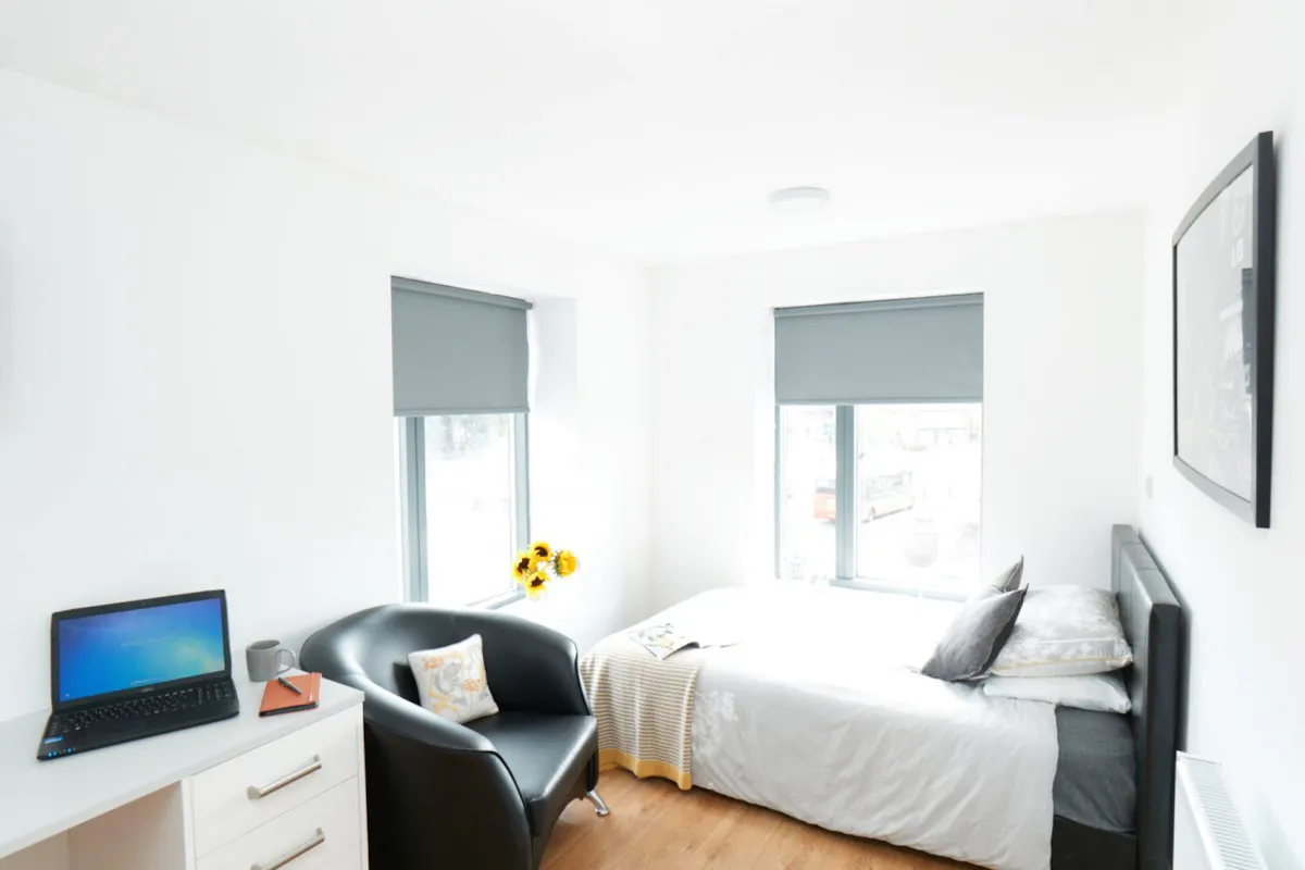 ROOM ROOM