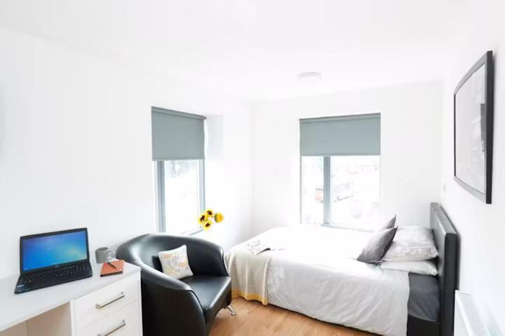hassell-street-newcastle-under-lyme-ROOM-1