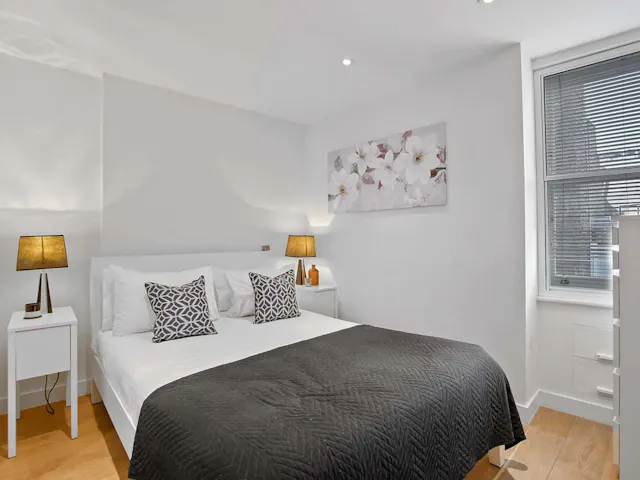 One room in 2 bedroom apartment room image 2