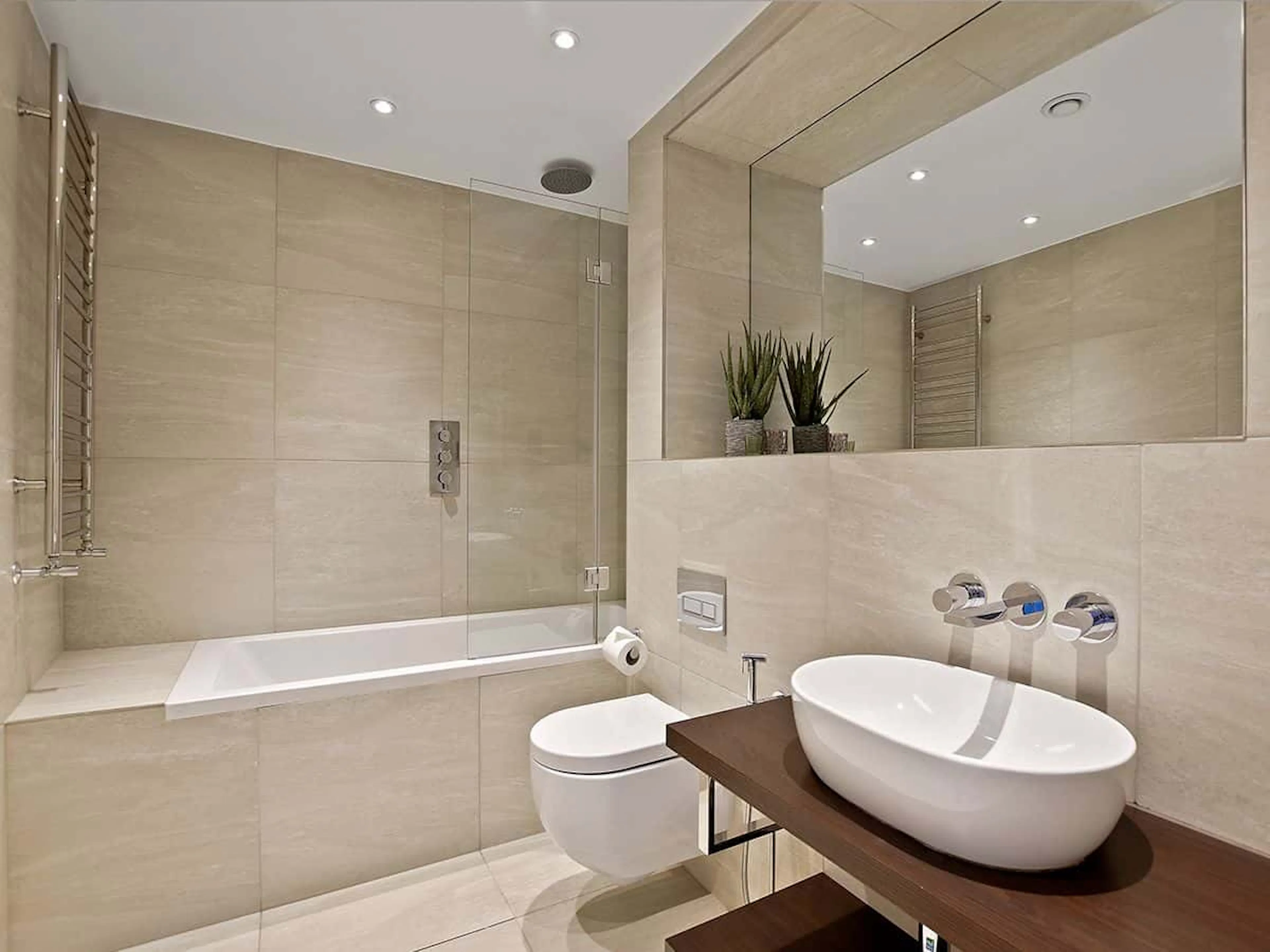 One room in 3 bedroom apartment BATHROOM 4