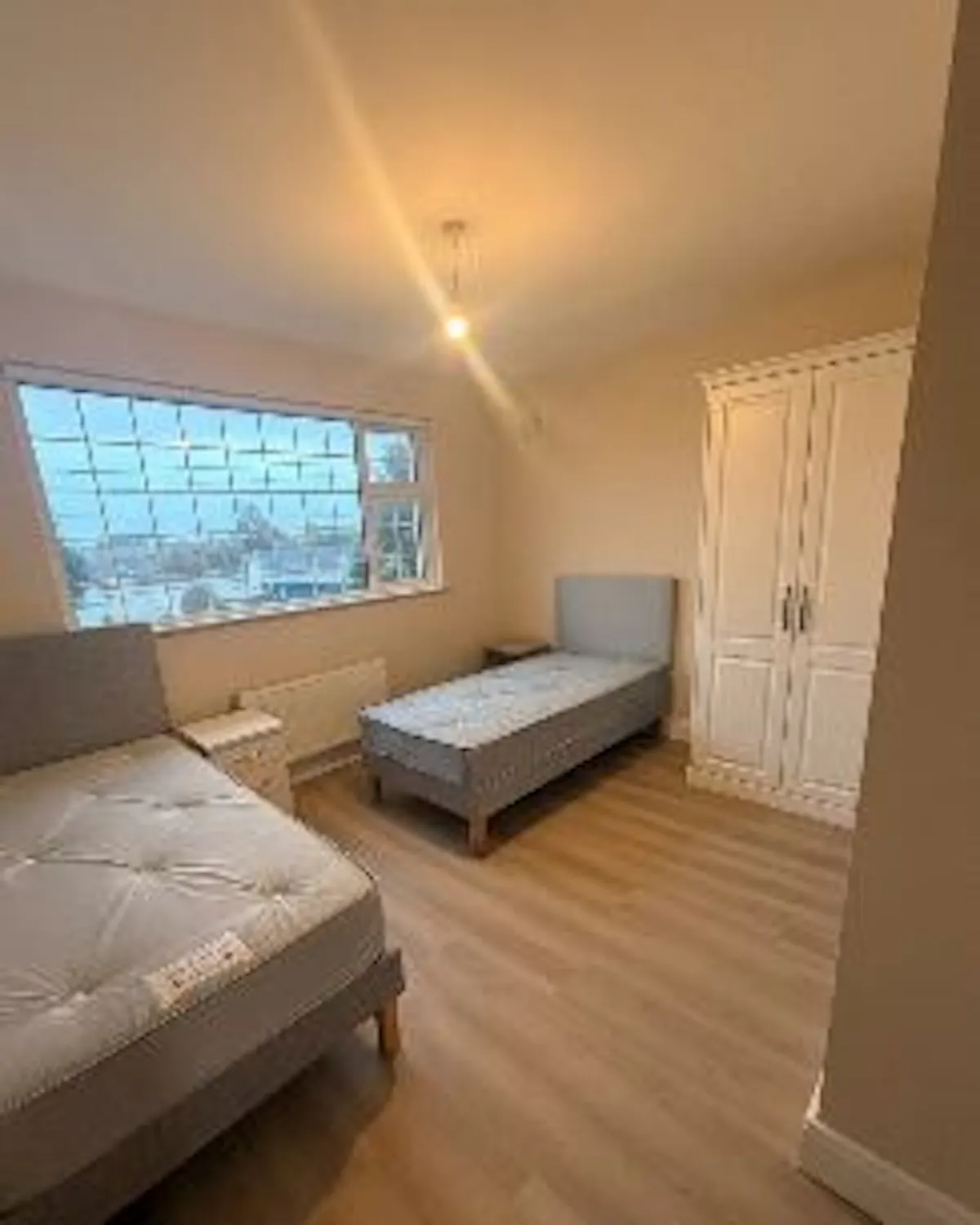 ROOM ROOM