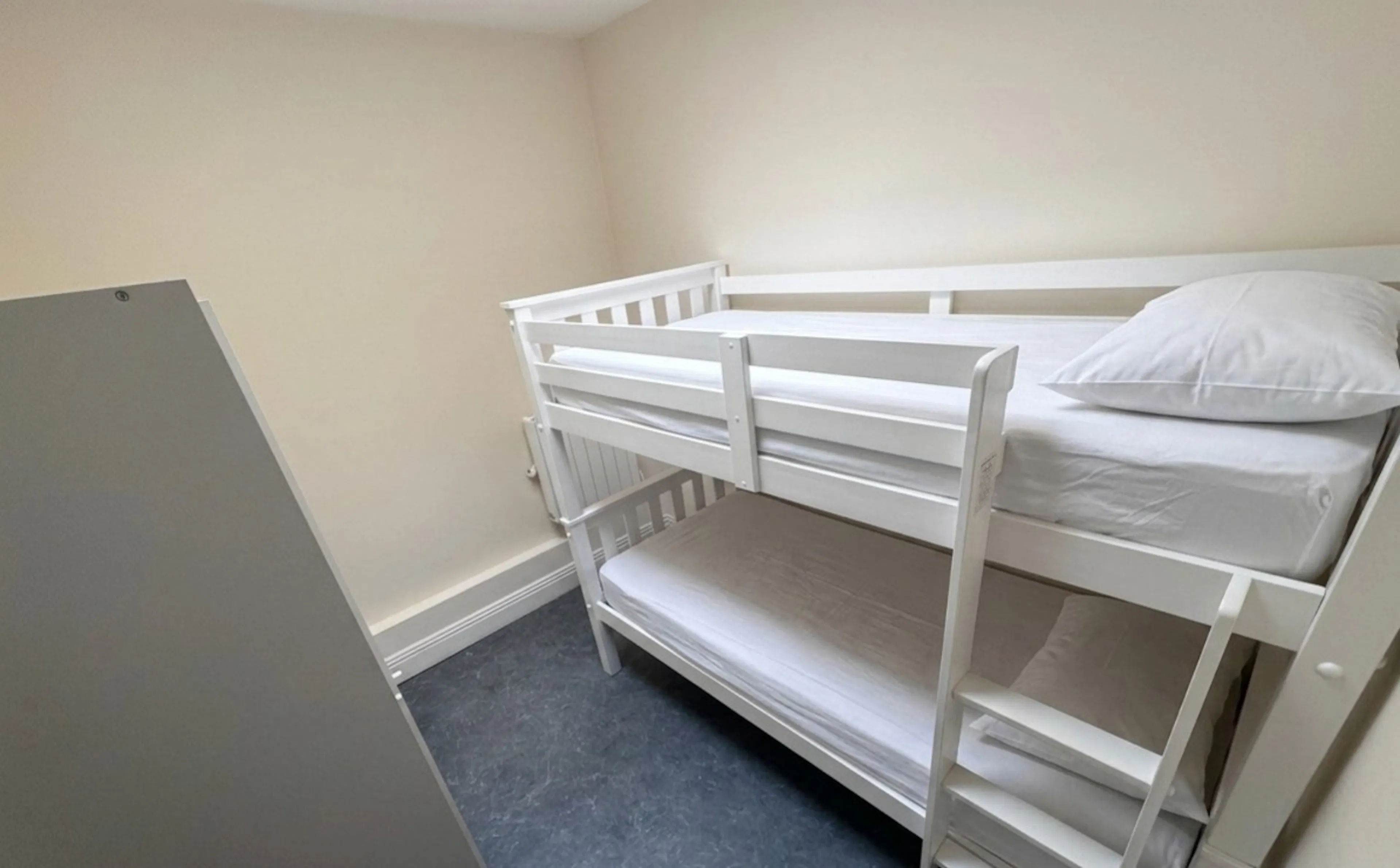 ROOM ROOM 4