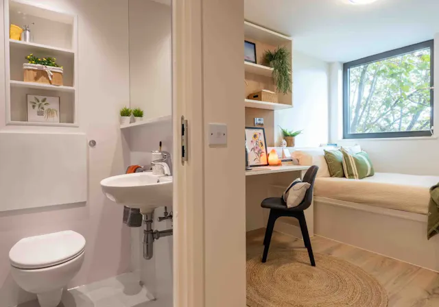 Saver En Suite room image 1