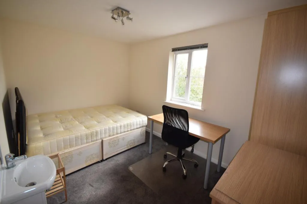Single Room ROOM 2