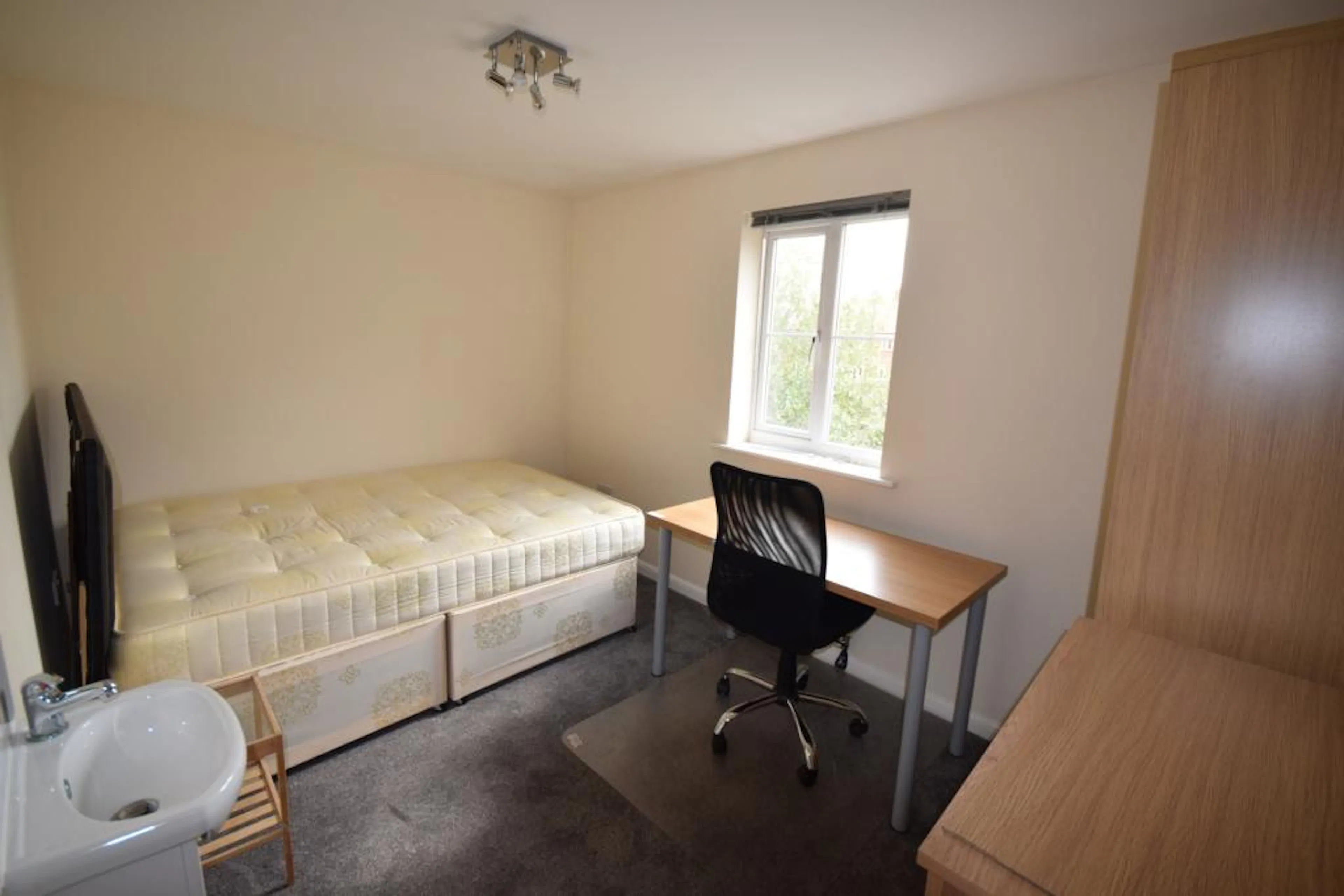Single Room ROOM 2