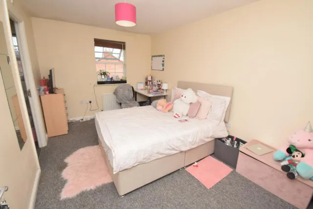 5 Bedroom Apartment room image 1