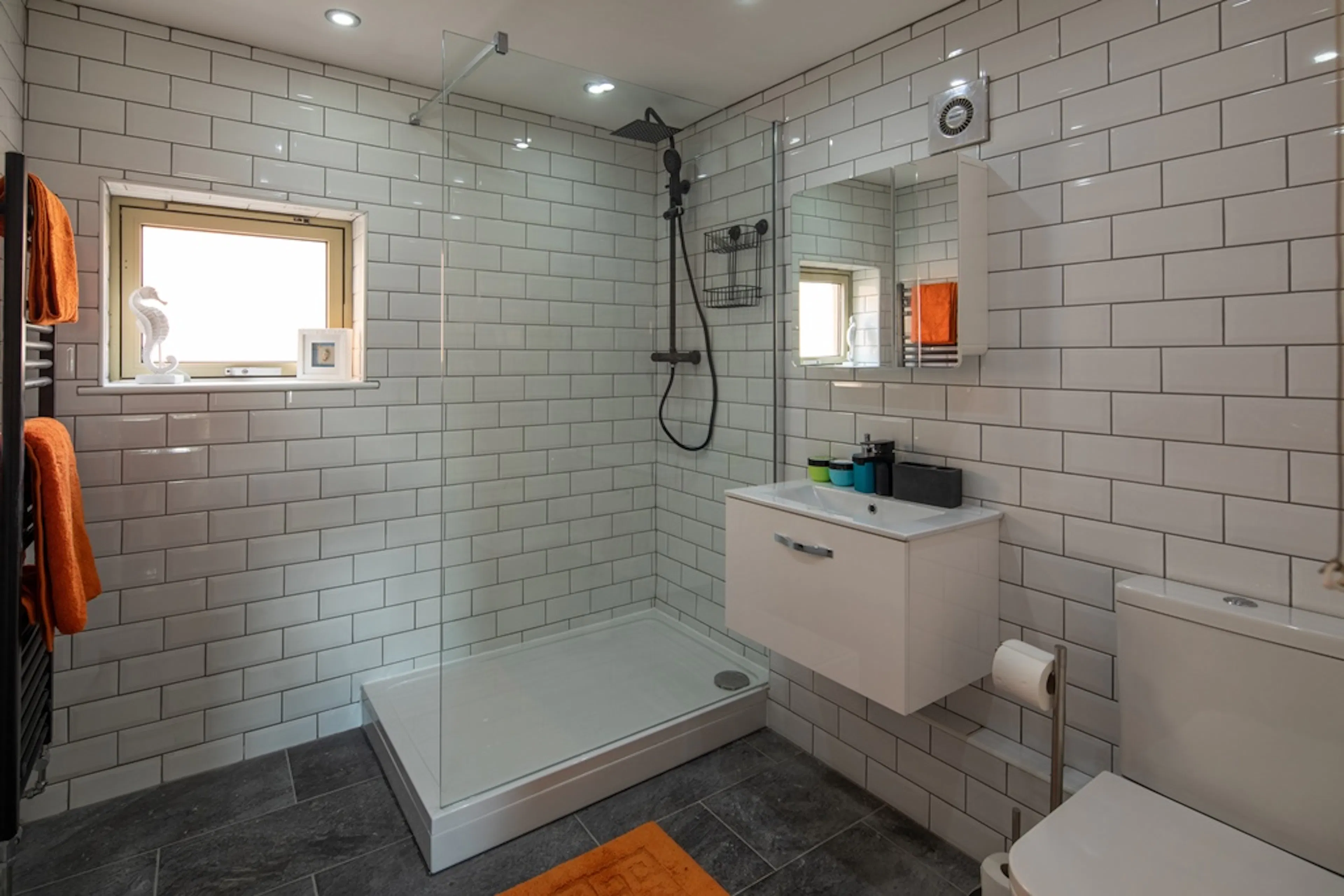 BATHROOM BATHROOM 3