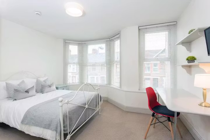 128-inverness-place-cardiff-6 Bedroom Apartment-1