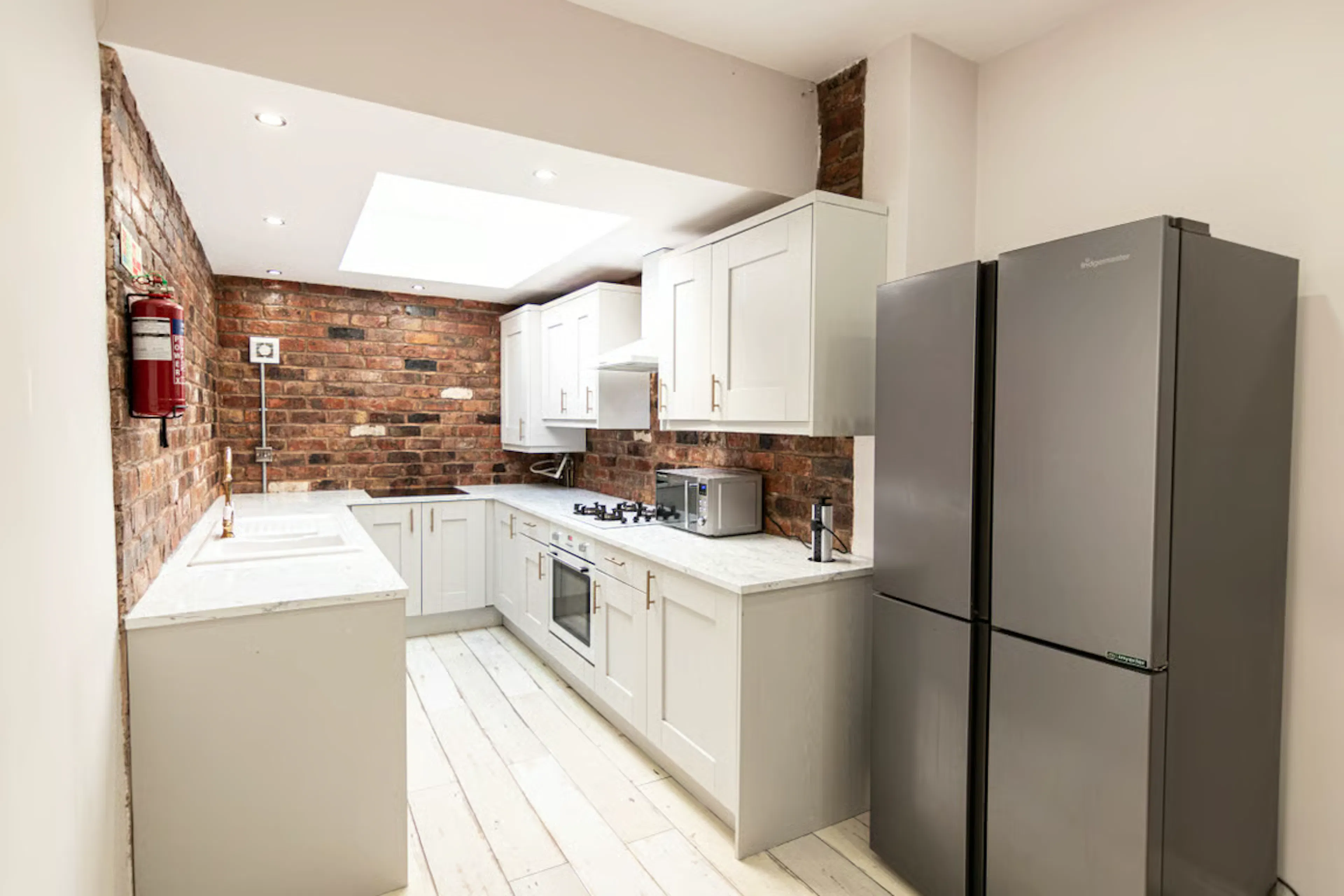 7 Bedroom Apartment KITCHEN 4