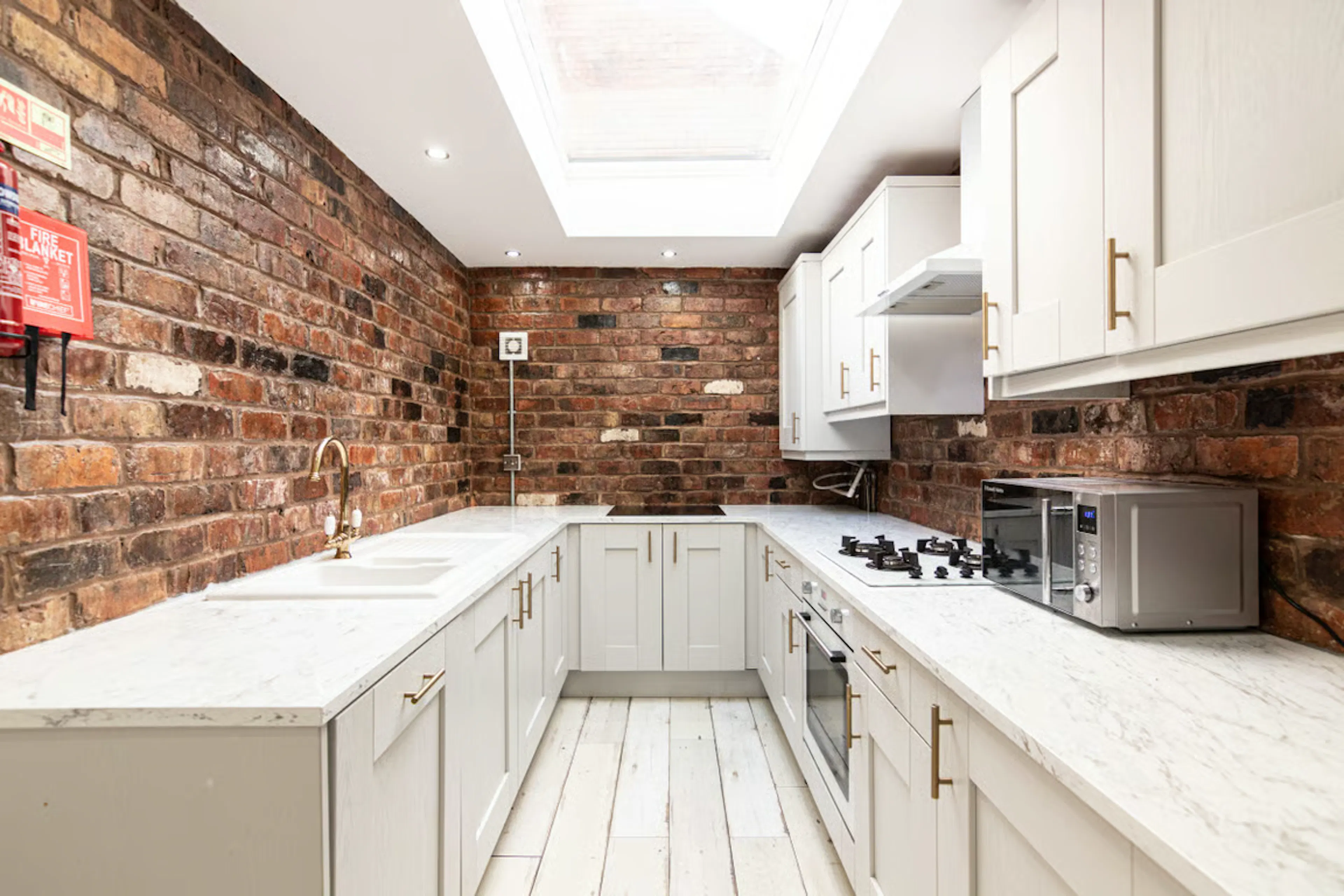 7 Bedroom Apartment KITCHEN 3