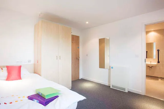 Studio Plus room image 2