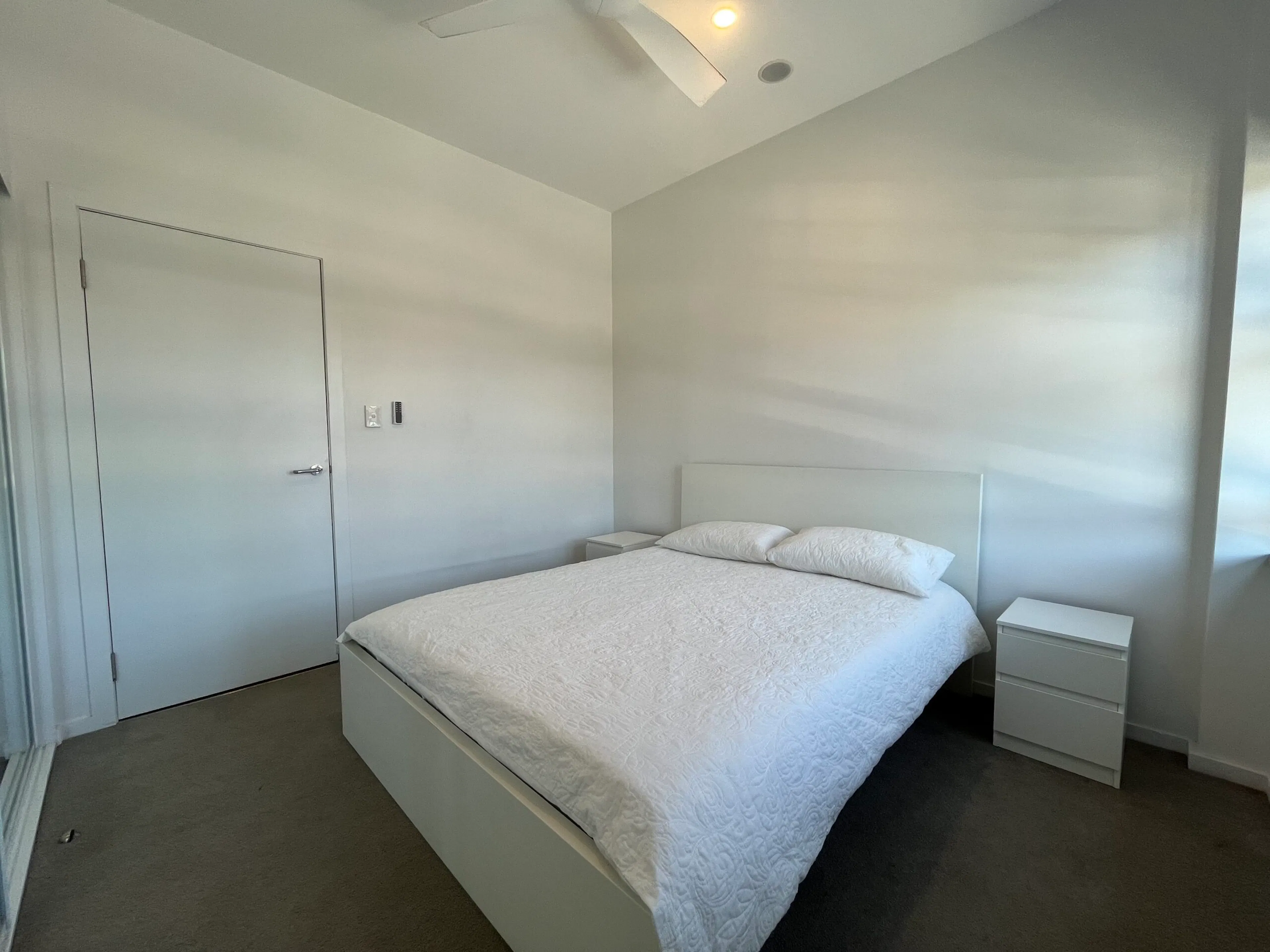 ROOM ROOM 1