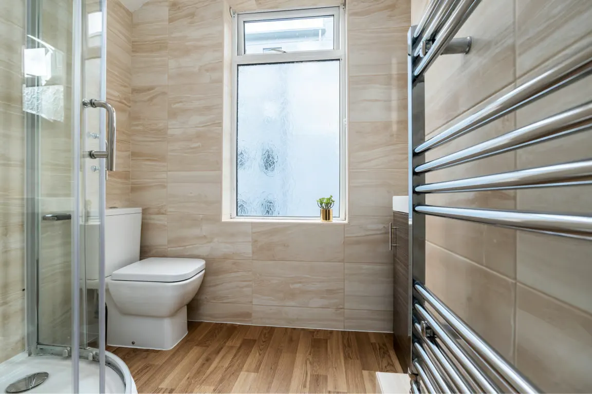 5 Bedroom Apartment BATHROOM 4