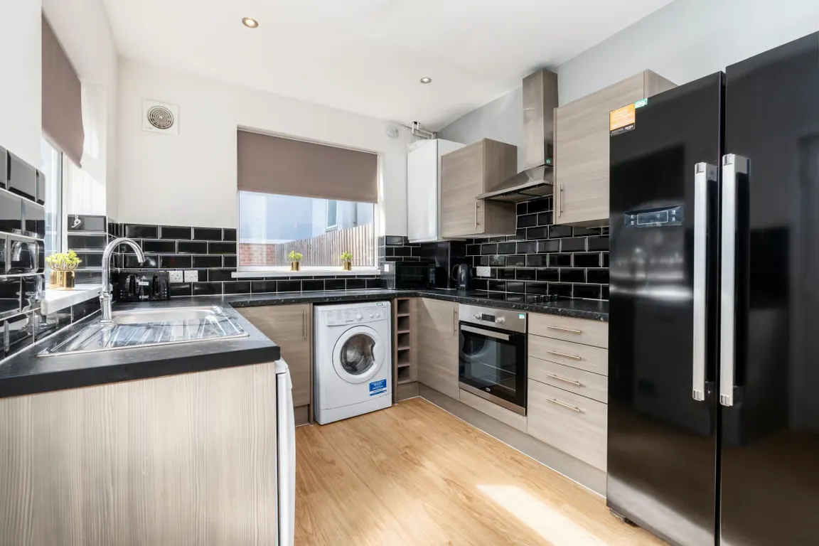 5 Bedroom Apartment KITCHEN 2
