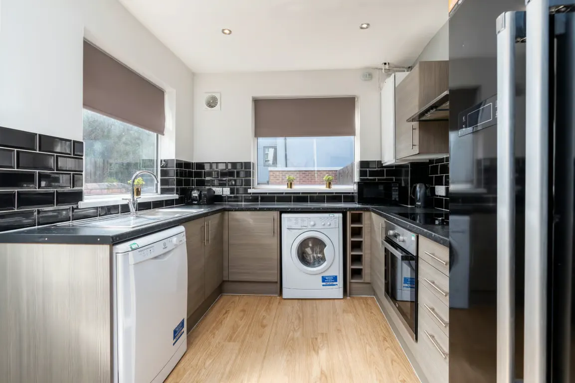5 Bedroom Apartment KITCHEN 3