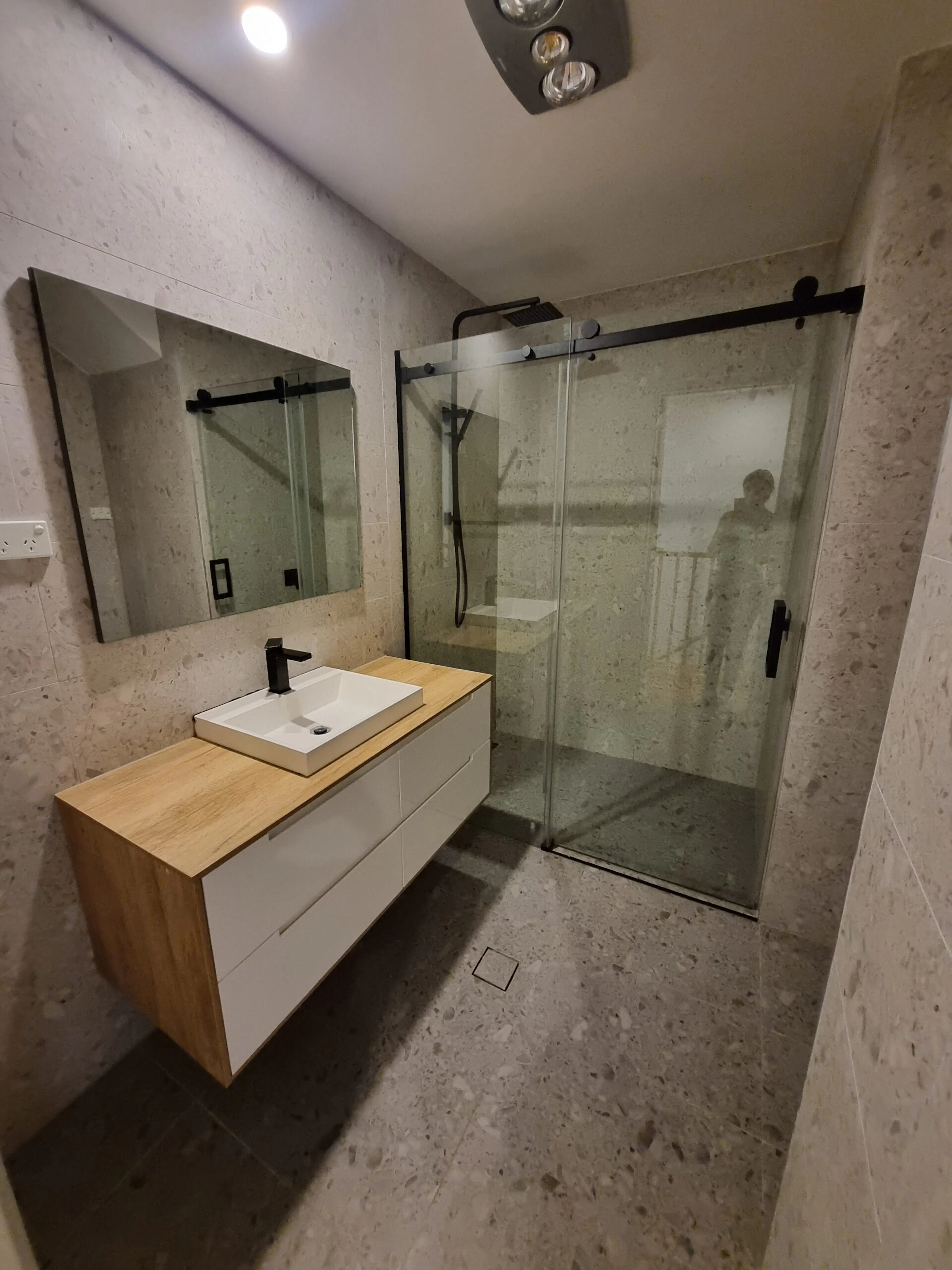 BATHROOM BATHROOM 3