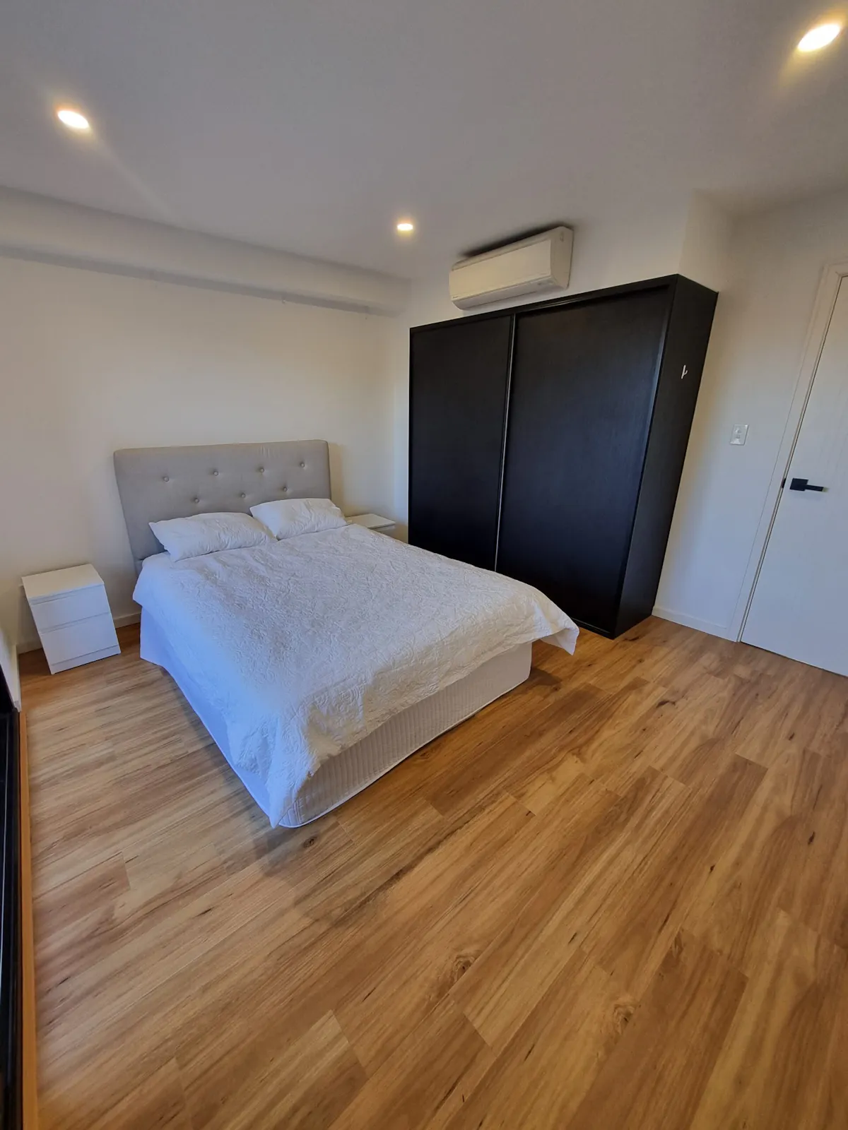 ROOM ROOM