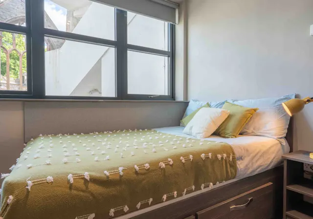 Platinum Studio room image 1
