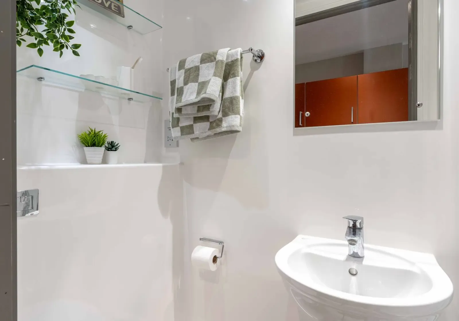 Gold Studio Plus BATHROOM 4