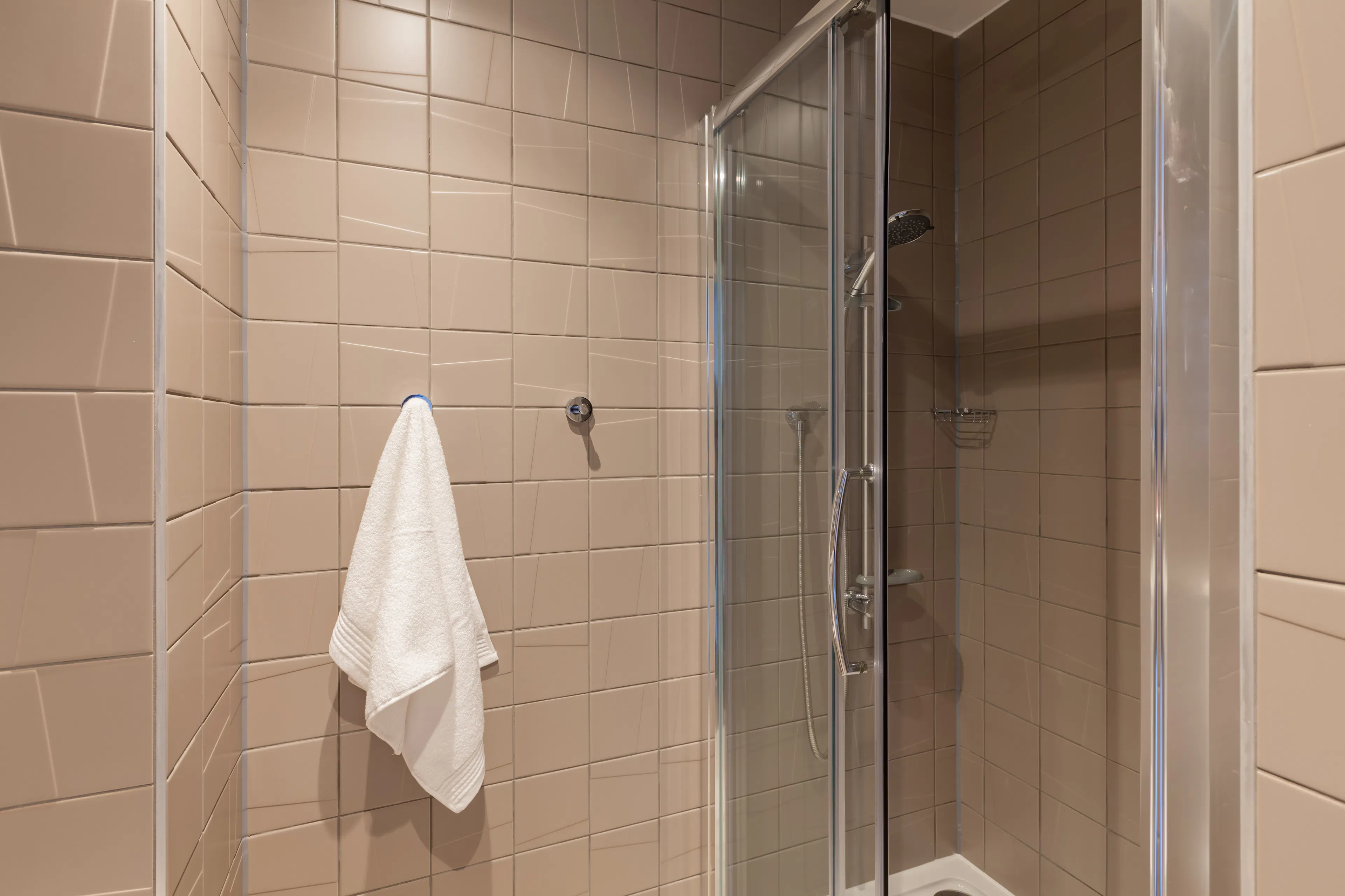 true Sky Studio BATHROOM 4
