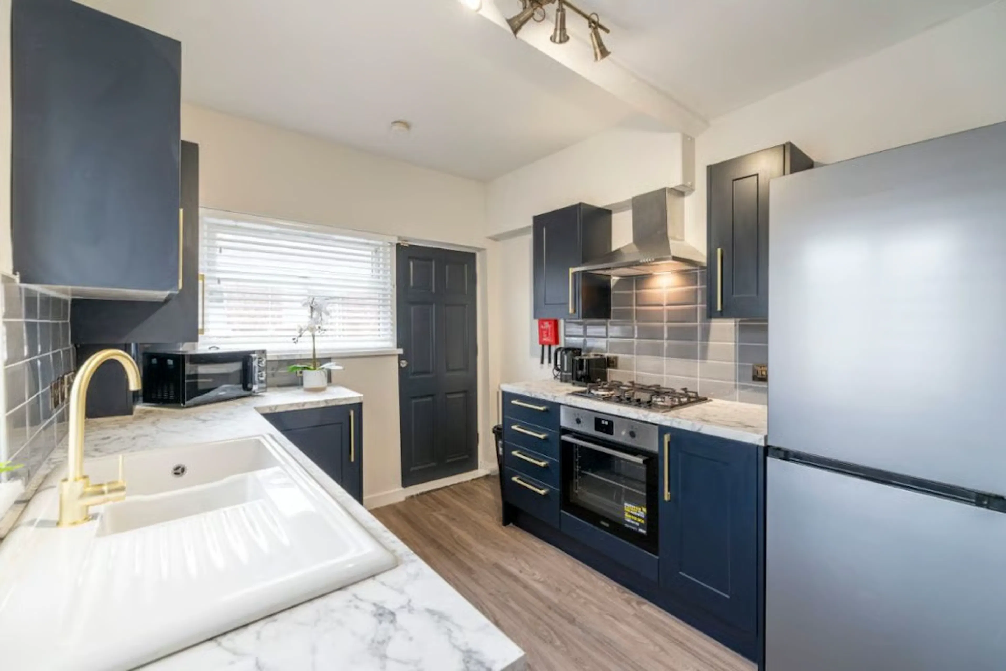6 Bedroom Apartment KITCHEN 3