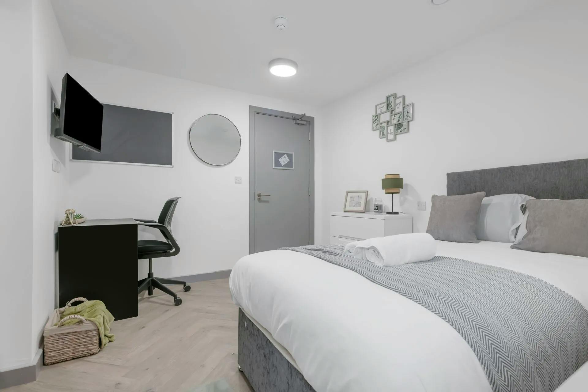 stanley-house-nottingham-Ensuite Room