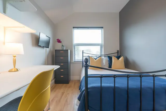 6 Bedroom Apartment room image 1
