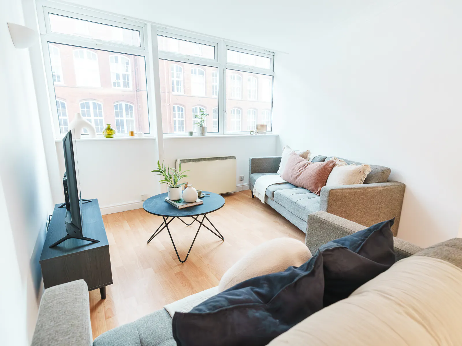 1 Bedroom Apartment ROOM 1