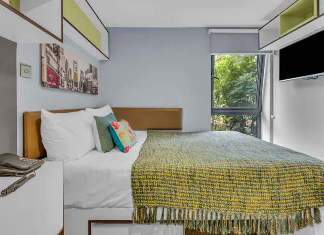 Elegance Apartment room image 2