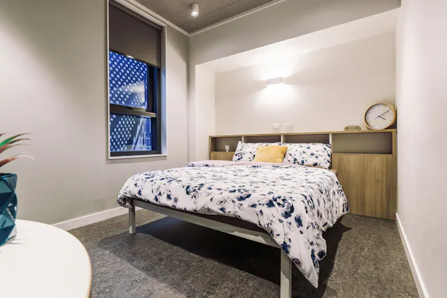 Queen (Adaptable) Studio room image 1