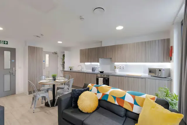 5 Bed Cluster En-suite Plus room image 5