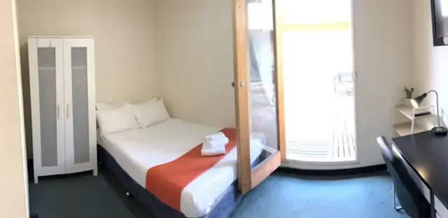 Room 17 room image 1