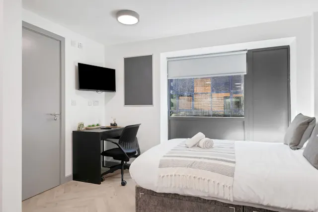 Ensuite Room room image 3
