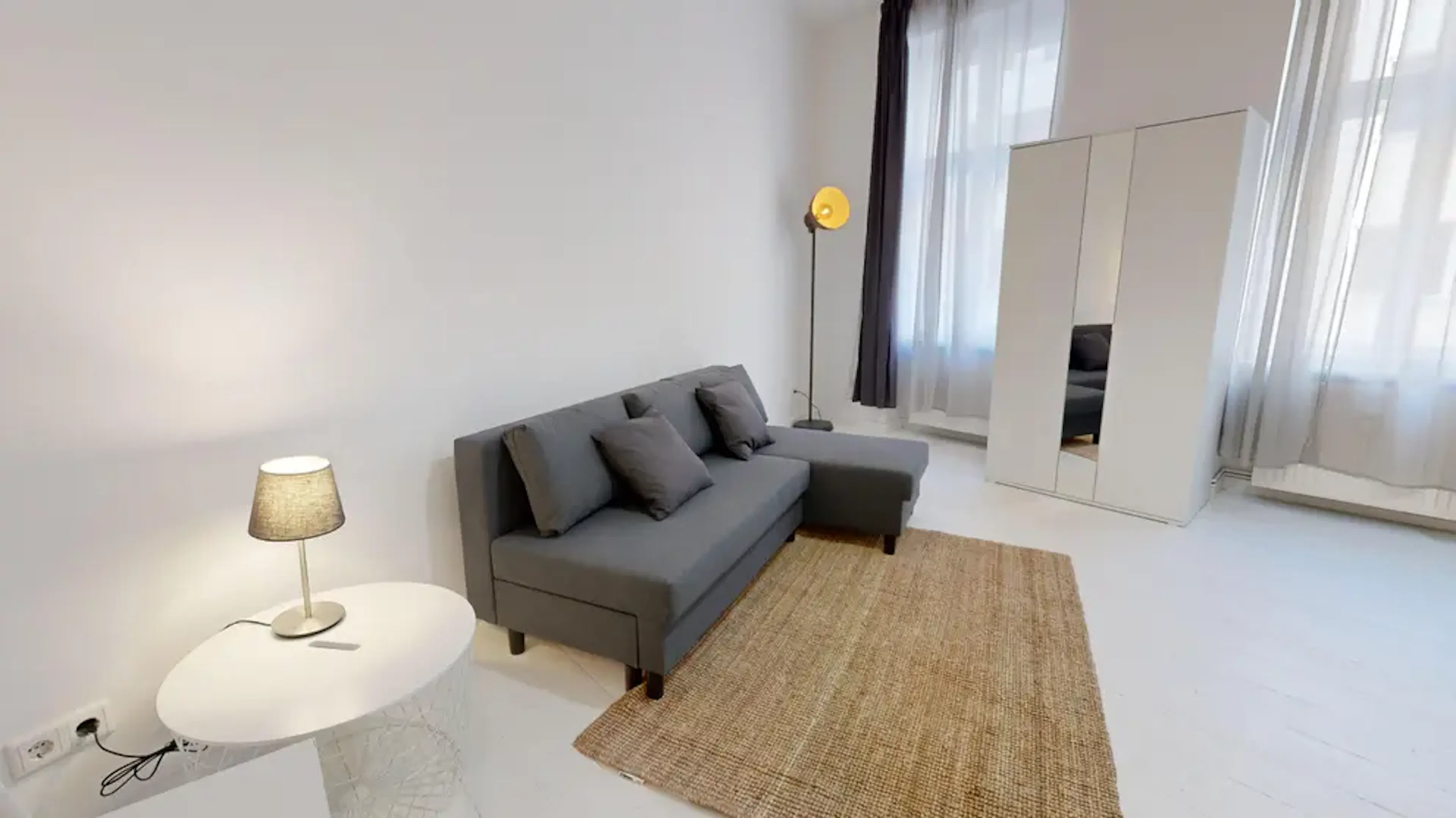 1 Bedroom Apartment ROOM 1