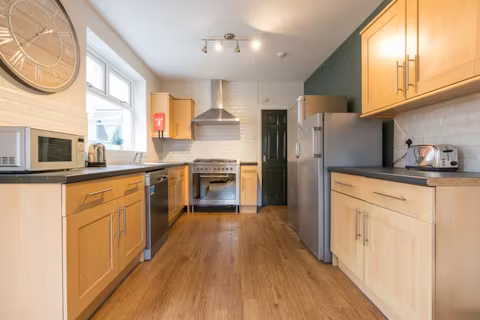 189-fawcett-road-portsmouth-KITCHEN