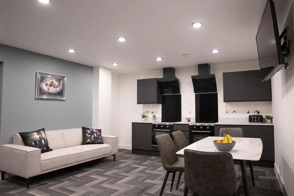 ROOM ROOM