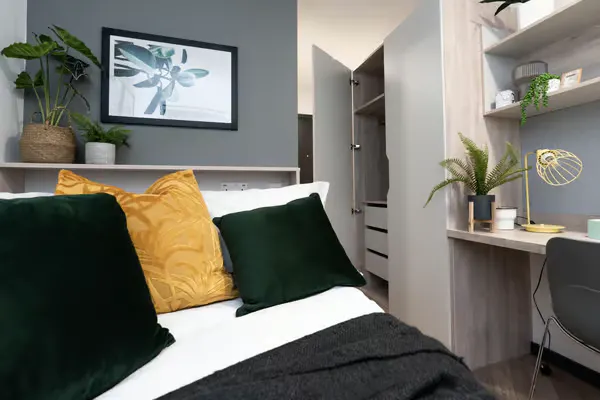 Silver En Suite room image 1