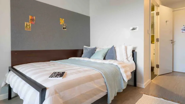 Gold En Suite room image 1