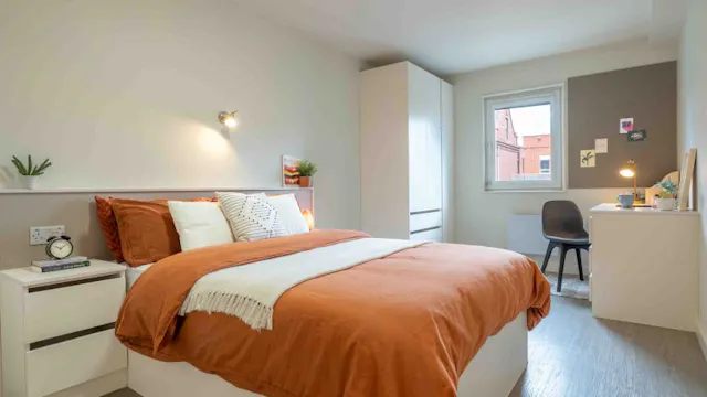 Platinum One Bed Plus room image 1