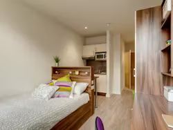 central-studios-ealing-london-Bronze Studio