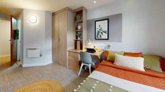 Copper En Suite room image 1