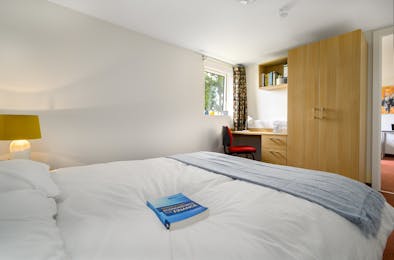 Cadnam Hall - 1 Bed Flat (En-suite)