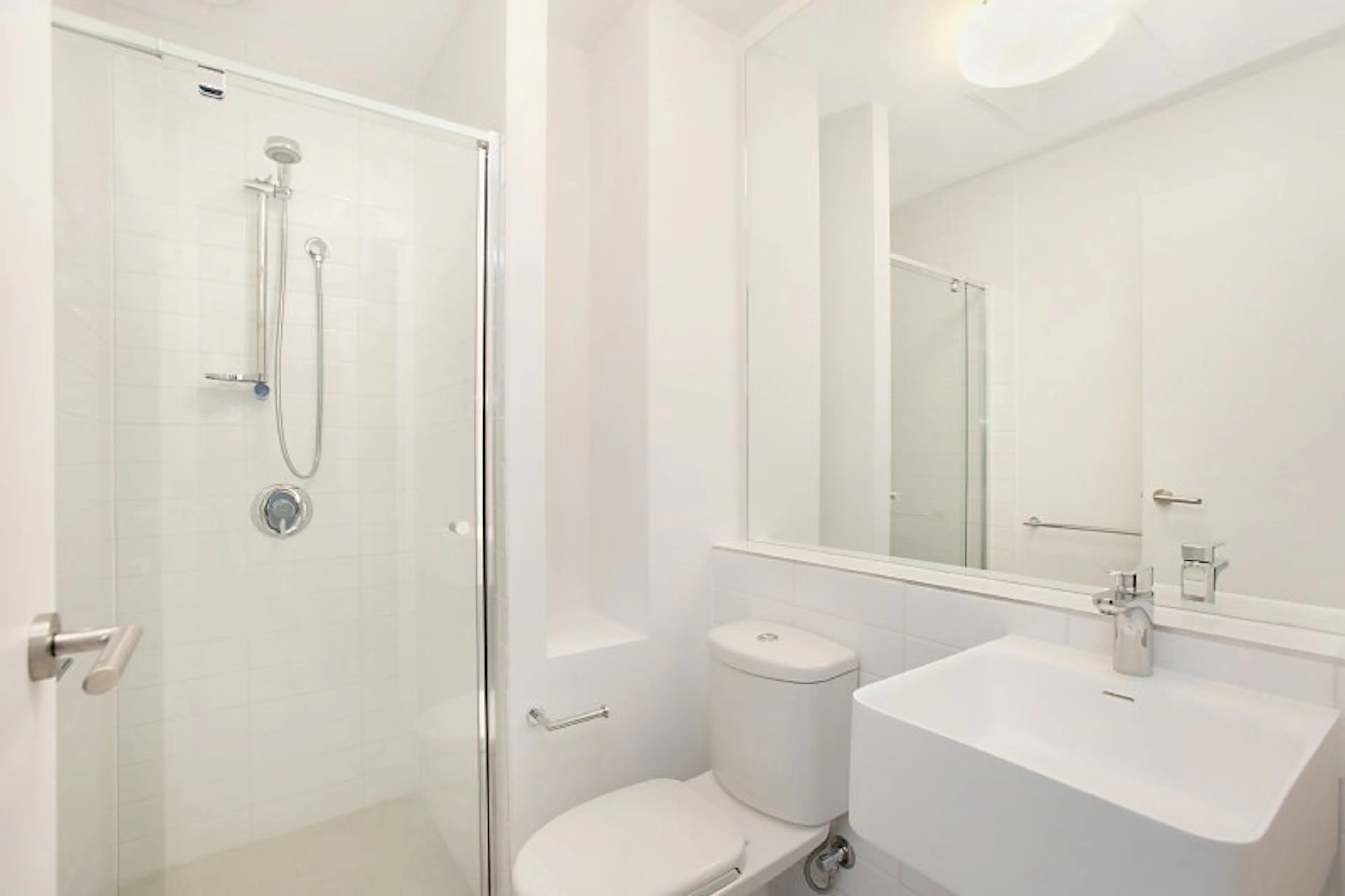 1 bedroom BATHROOM 2