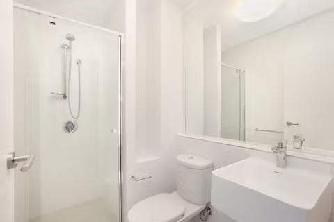 student-living-raleigh-melbourne-BATHROOM
